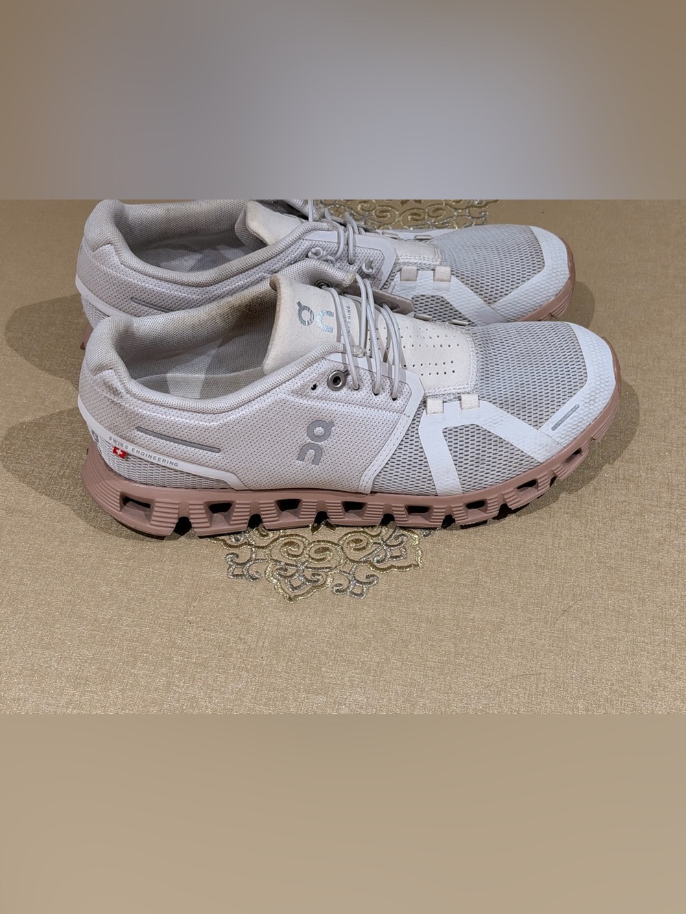 On Cloud Women’s Athletic Shoes - Light Gray with Pink Sole